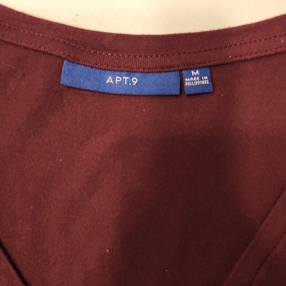 APT.9 V-Neck Droptail Tank - Picture 4 of 5